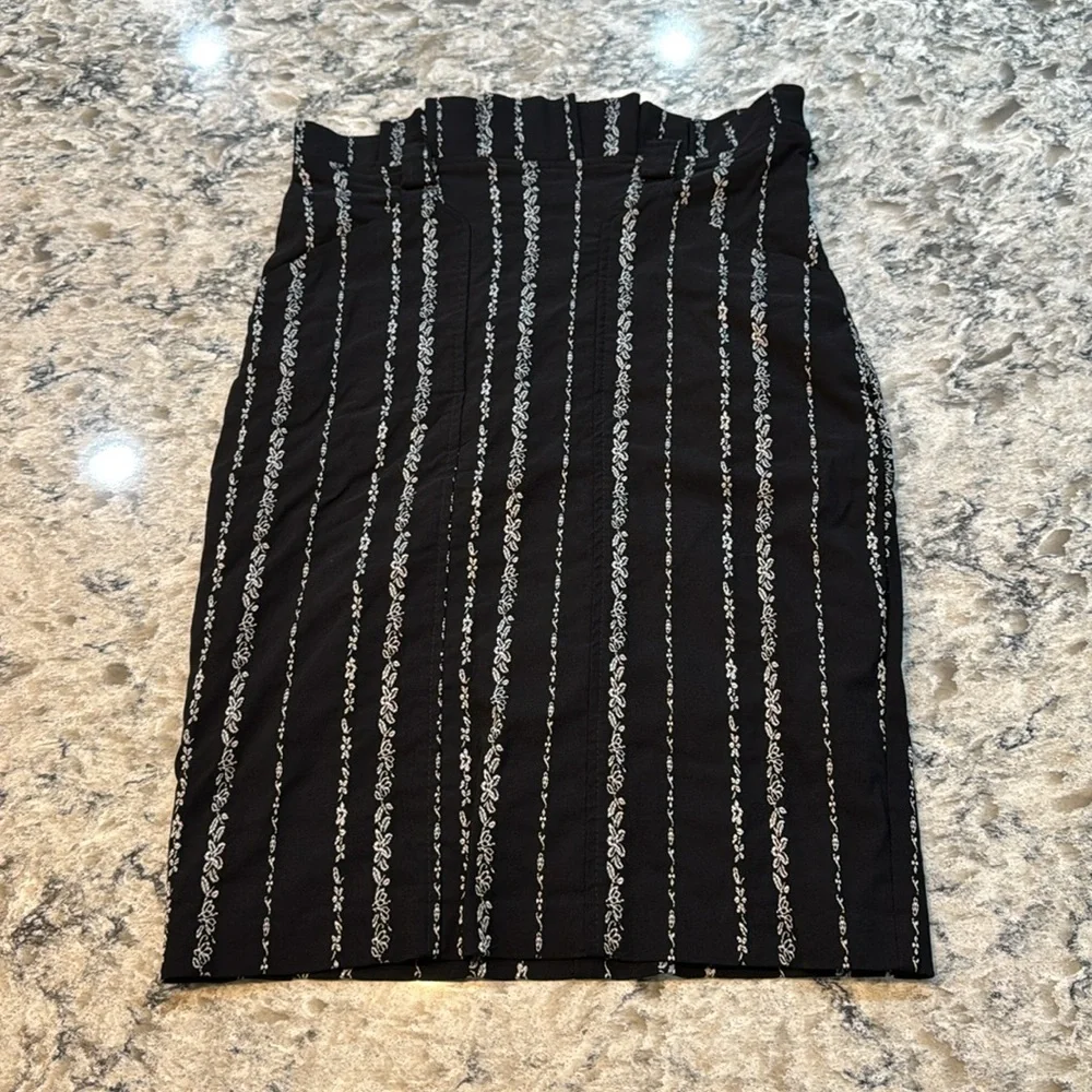 Anthropologie Eva Franco Black White Textured Stripe Pencil Skirt Size 4